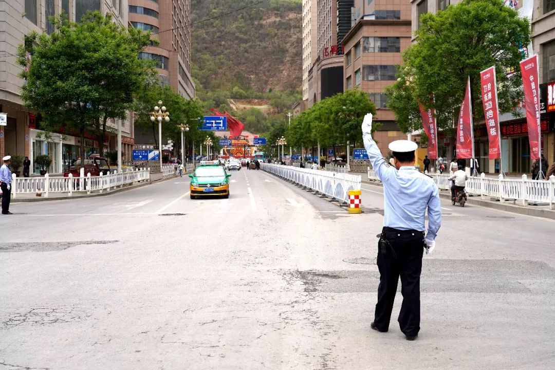 畅行五一 交警同行|节日坚守 用敬业奉献书写劳