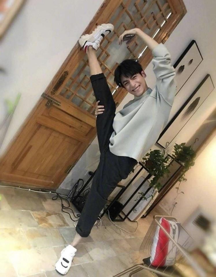 9位原不是演员的影视明星！任嘉伦桌球运动员，罗云熙芭蕾舞老师，赵丽颖销售
