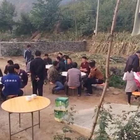 妈妈迷恋《深宫计》给孩子取个名字,满月酒上