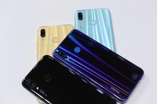 华为nova3与OPPO Find X谁更受美少女们的中