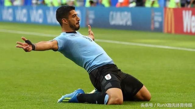 足球没有英雄主义,乌拉圭人把足球踢得更像团