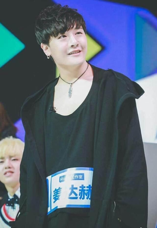 《偶像练习生》中家境好且低调的小哥哥们,最