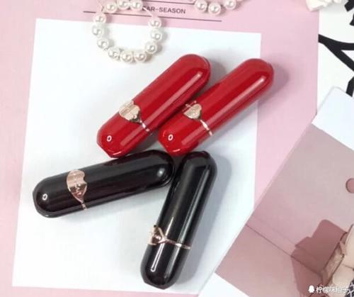 秋冬最佳搭配唇色,四款枫叶色口红试色