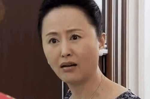 结婚时娘家给买了婚房,婆婆来我家里住几天,我妈收回陪嫁的房子