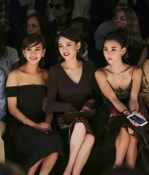 离婚后的张柏芝笑成了表情包,谁说离婚就是女