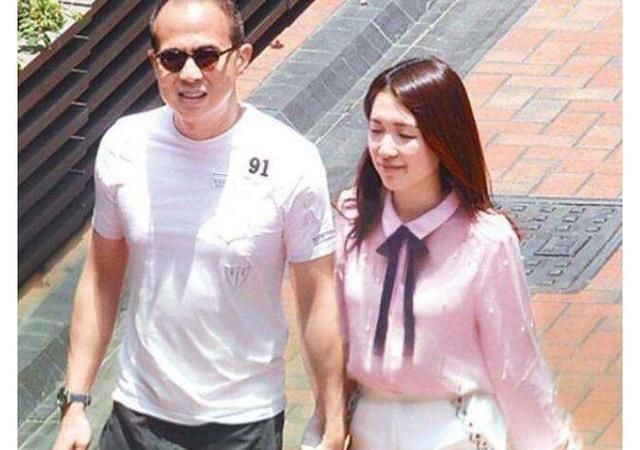 梁洛施所生孩子受器重，频繁回港见面，现女友高调示爱李泽楷