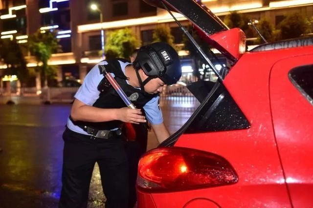 扫黑除恶严惩涉黑涉恶犯罪,南充公安在行动!