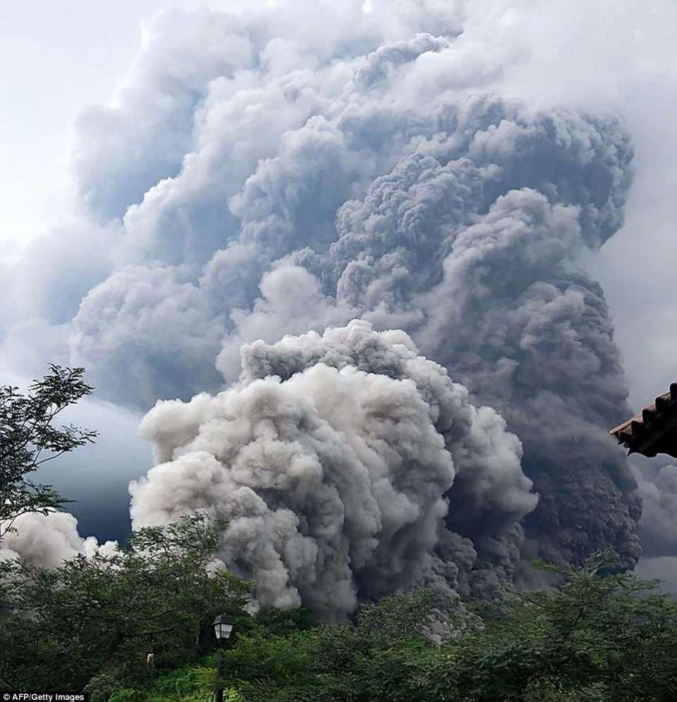 从太空看美洲火山大喷发:火山灰高达15000米!超过60人遇难