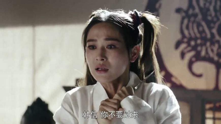 天意:穿越女误杀秦兵,吓得要自杀回现代,韩信的