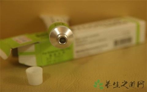 荨麻疹湿疹抹什么药