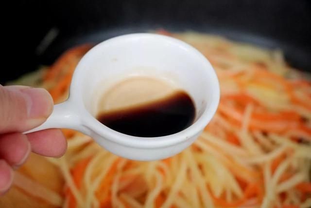 超级简单快手的家常土豆丝,只要一个小技巧会