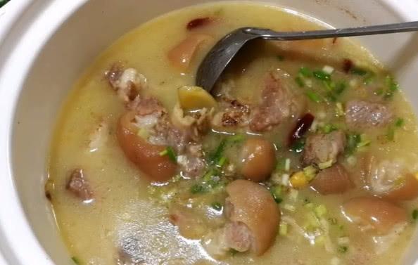 猪脚怎么炖汤吃 t019214f4ad5fed86b8.jpg