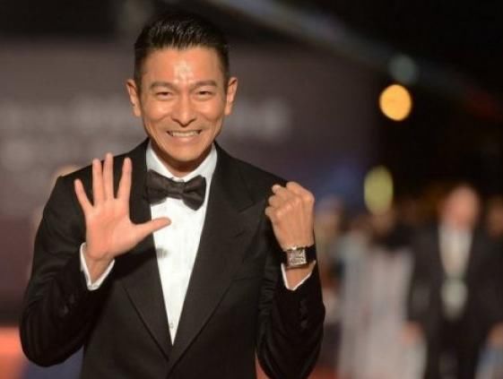 一纸合约在手,无论你是明星大腕还是刚出道的