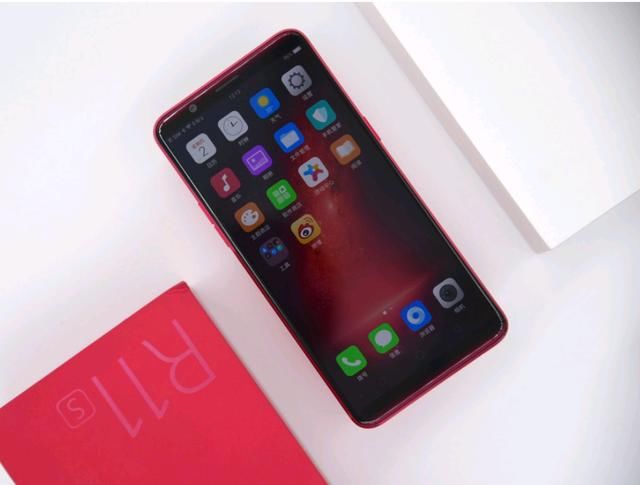 OPPO R11s轻评测:设计美观,拍照惊艳