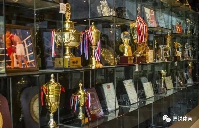 他是民族骄傲!中国第一位KO泰拳王的散打王!