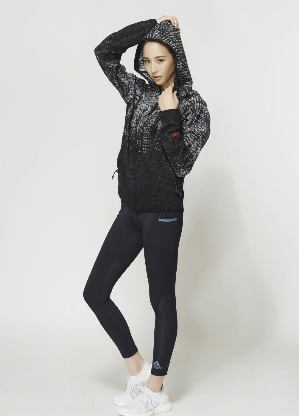 张钧宁机场清流,基础款也气质满满,因为她坚持