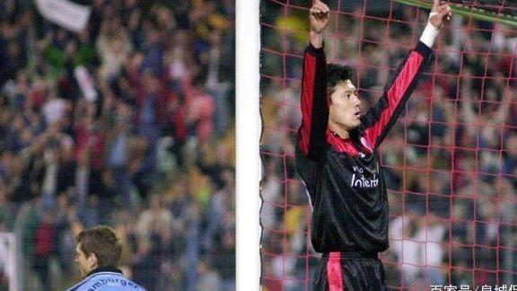 国足留洋进球第五人!武磊追平郑智进球数,目标
