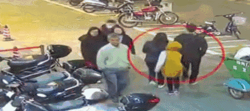 为躲追债电话,女子将手机呼叫转移至110!| 冷兔