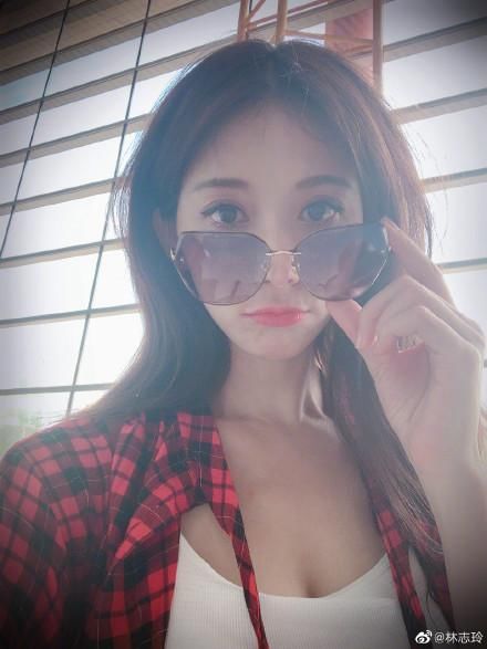 44岁林志玲晒美照下巴抢镜,网友却想要她的口