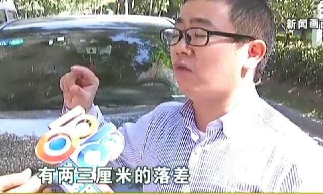 试驾奔驰E300两个轮胎爆了，4S店要求赔偿5000元！怎么看？