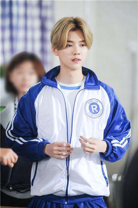 鹿晗出演网剧《在劫难逃》,首次挑战反派角色