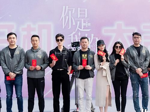 《你是我的荣耀》路透，热巴杨洋演16岁高中生，网友吐槽男主不帅