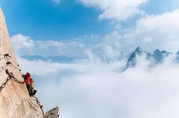 全球最险的10个旅游景点,惊心动魄隔着屏幕都怕,最惊险的在中国