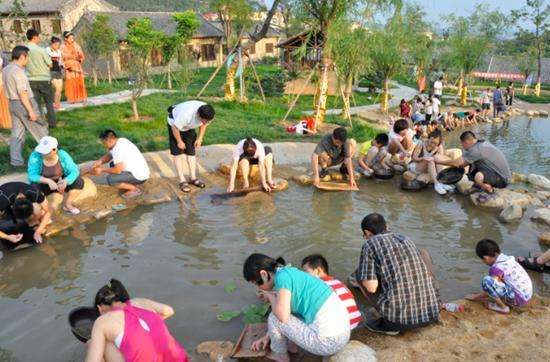 这个小镇每月投放20万黄金沙，花80元随意淘，淘到归个人