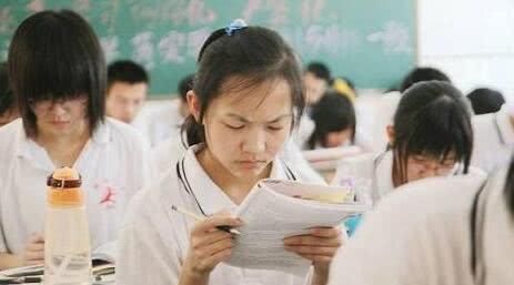 2020年面试要取消?就为普及高中教育,看完瞬程序私立高中中考老师图片