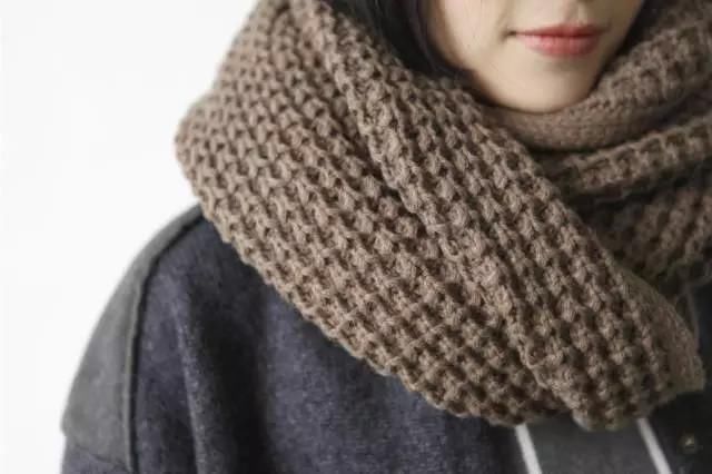 空手织围巾,只需30分钟,既方便又快学,太牛了