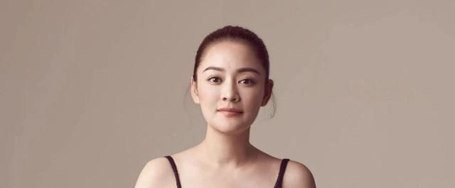 双耳失聪的他曾红过吴京，为娶娇妻抛弃妻女，如今怎样了？