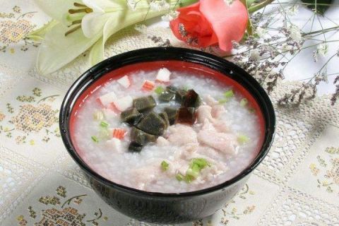 大米饭怎么做皮蛋瘦肉粥 t0195f97586d2cc2c4e.jpg