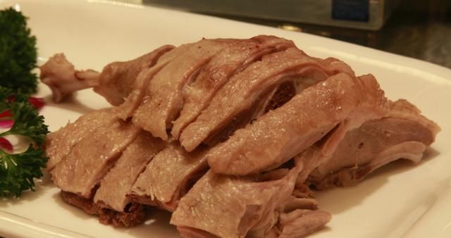 这3种常吃的食物是导致痛风的“元凶”，转发让更多人知道