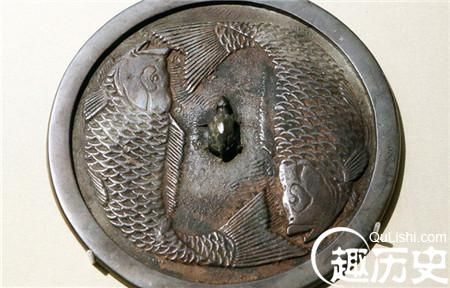 我们所用的镜子竟是古代最丑陋的女子发明的?