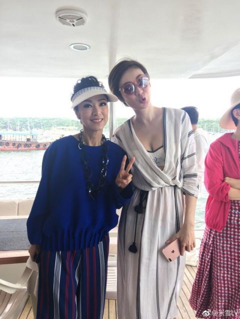 米雪和家人旅游照,可谓是惊动一大票网友,网友