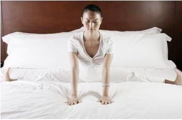 睡前10分钟减肥动作图:睡前10分钟瑜伽动作图