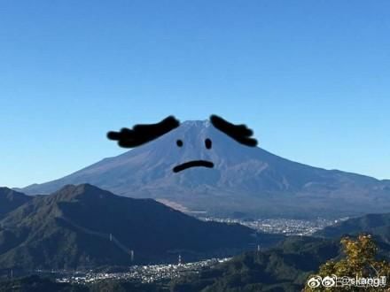 22号台风把富士山的积雪吹没啦!网友说:秃顶了