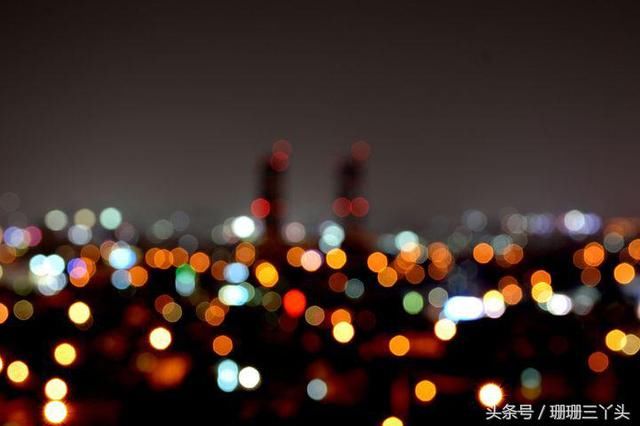 拿单反不用三脚架，也能手持轻松拍出漂亮夜景照片
