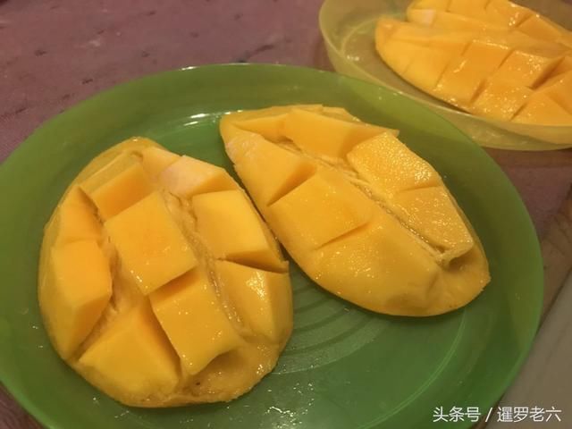 泰国芒果咋这么便宜？两斤芒果也就10元，不是一般的好吃！
