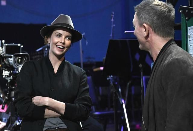 奥斯卡前沿:华人女星杨紫琼奥斯卡影后理查兹