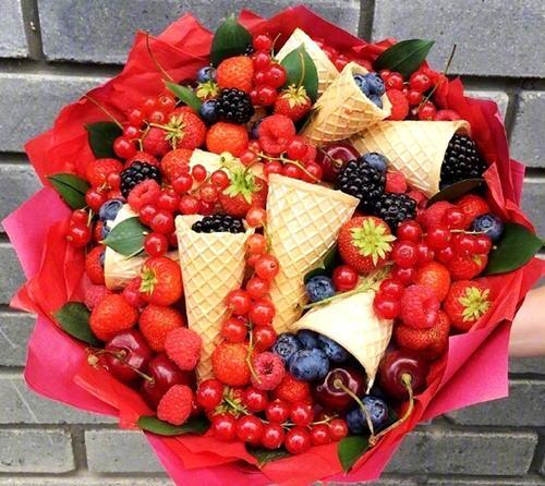 七夕送什么给吃货女友?草莓花束、辣条花束,收