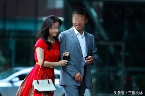 老公每晚都跟公公视频,看到跟他视频是谁,我把家里的东西都摔了
