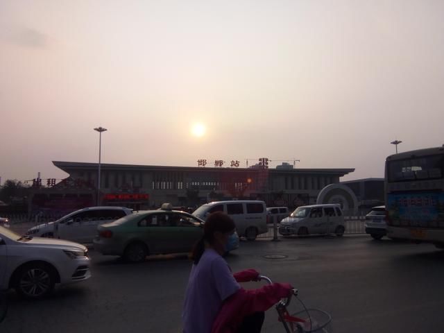 邯郸市新火车站 为啥越看越像骨灰盒?