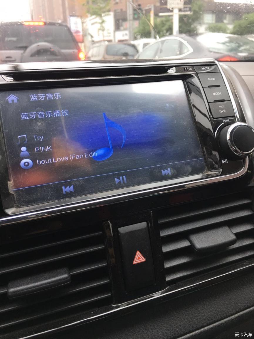 雨天上班的路上幸好有你