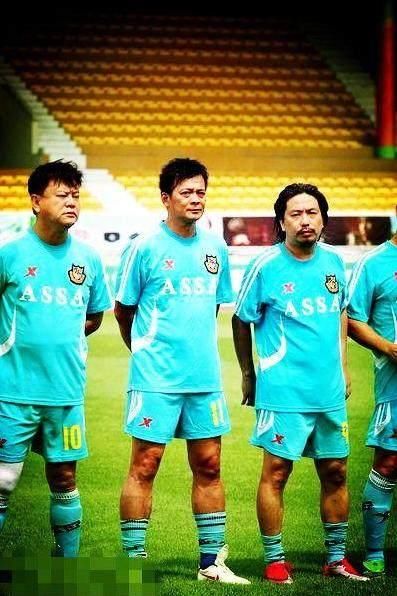 热爱足球的明星:张国强因球进入娱乐圈,他和妻