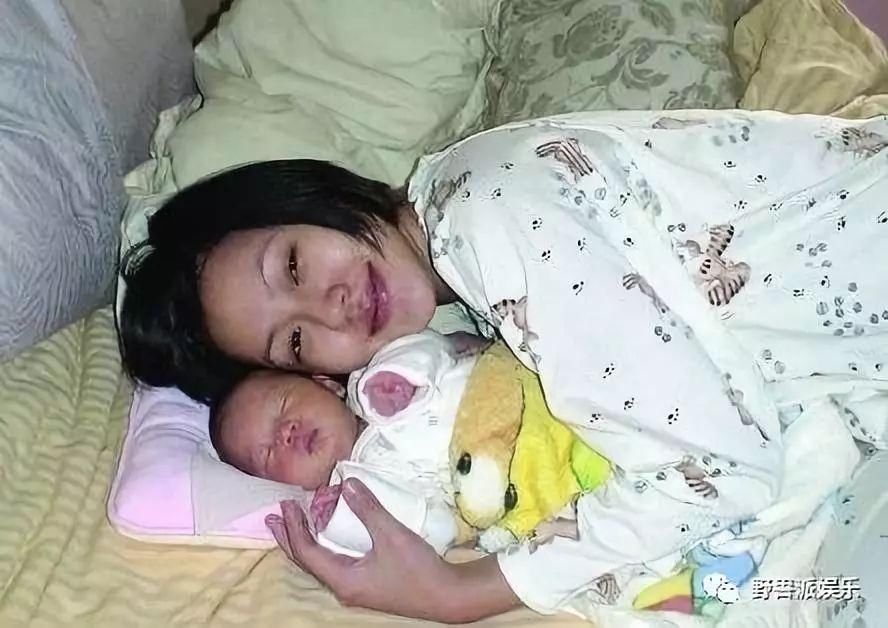 这桩9年前的代孕悬案还没破解吗?当事人又出来否认了……