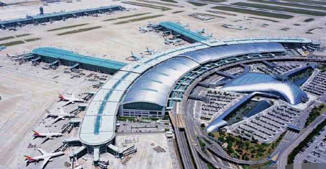 这是孟买最大的机场,是不是很先进呢?