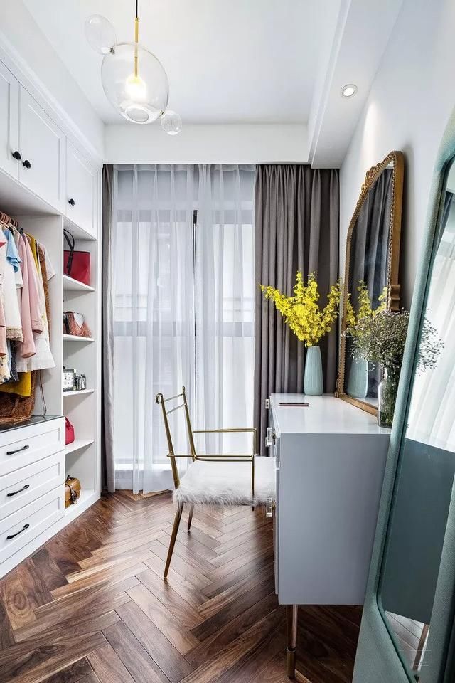 时尚衣柜一体式梳妆台 t019a076ba4dd171c44.jpg