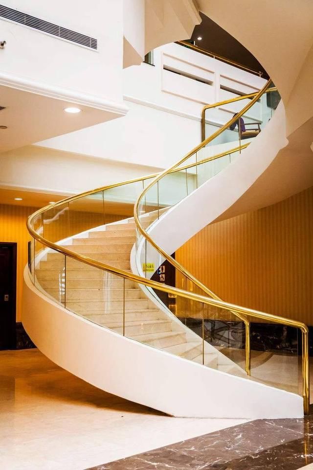 世界上最吓人的楼梯，每一个都让人心惊胆战，有两个就在中国！