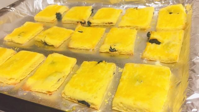 奶香浓郁的葡萄奶酥，咬一口就停不下来了